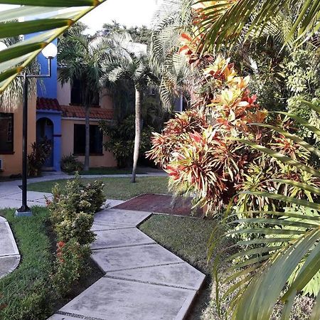 Cozy Townhouse In Great Location Apartment Cancún Exterior foto
